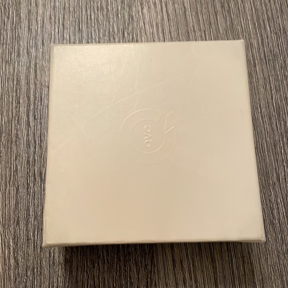 Pale blue stone necklace - Picture 9 of 9